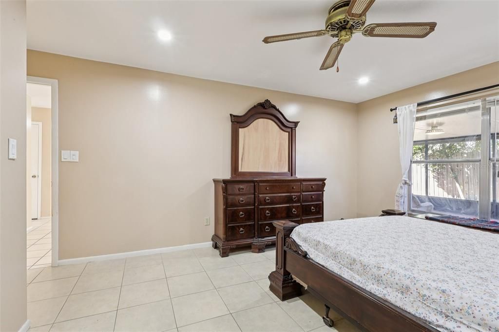 待售: $339,000 (3 贝兹, 2 浴室, 1377 平方英尺)