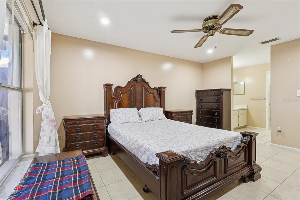 待售: $339,000 (3 贝兹, 2 浴室, 1377 平方英尺)