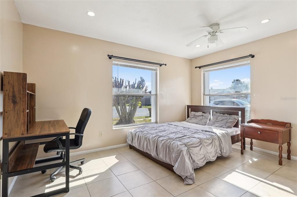 待售: $339,000 (3 贝兹, 2 浴室, 1377 平方英尺)