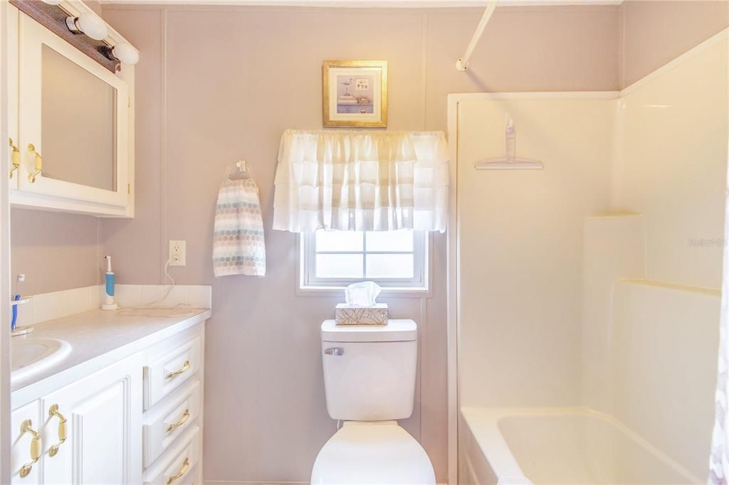 待售: $135,000 (2 贝兹, 1 浴室, 773 平方英尺)