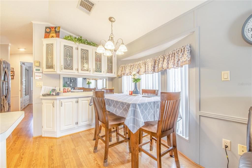 待售: $135,000 (2 贝兹, 1 浴室, 773 平方英尺)