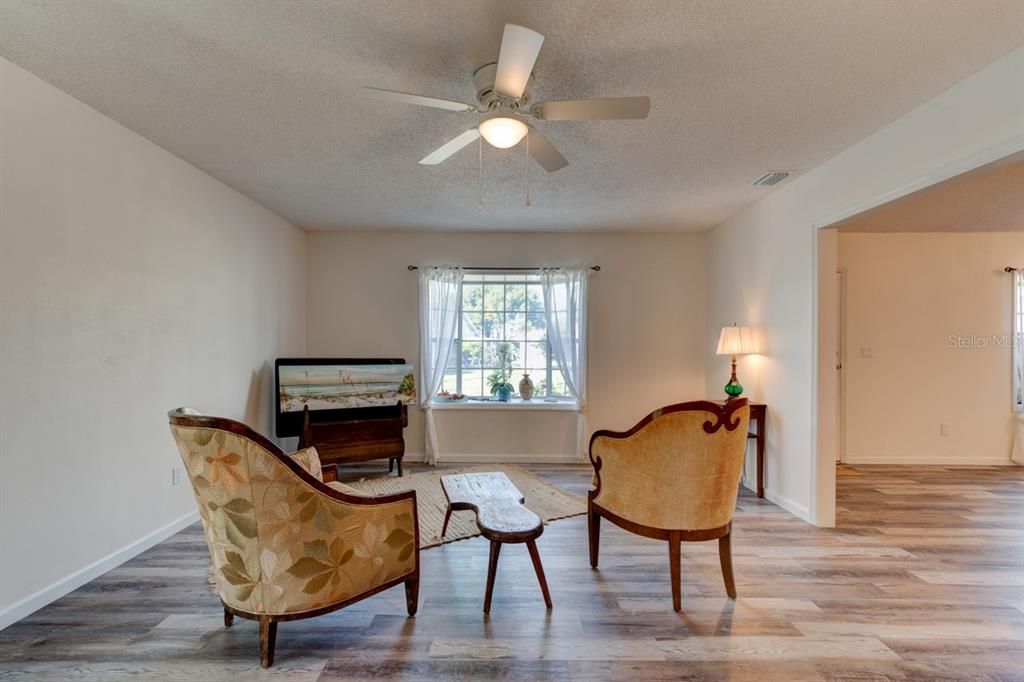 En Venta: $269,900 (2 camas, 2 baños, 1326 Pies cuadrados)