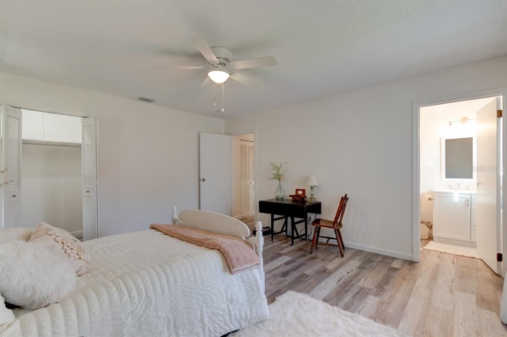 En Venta: $269,900 (2 camas, 2 baños, 1326 Pies cuadrados)