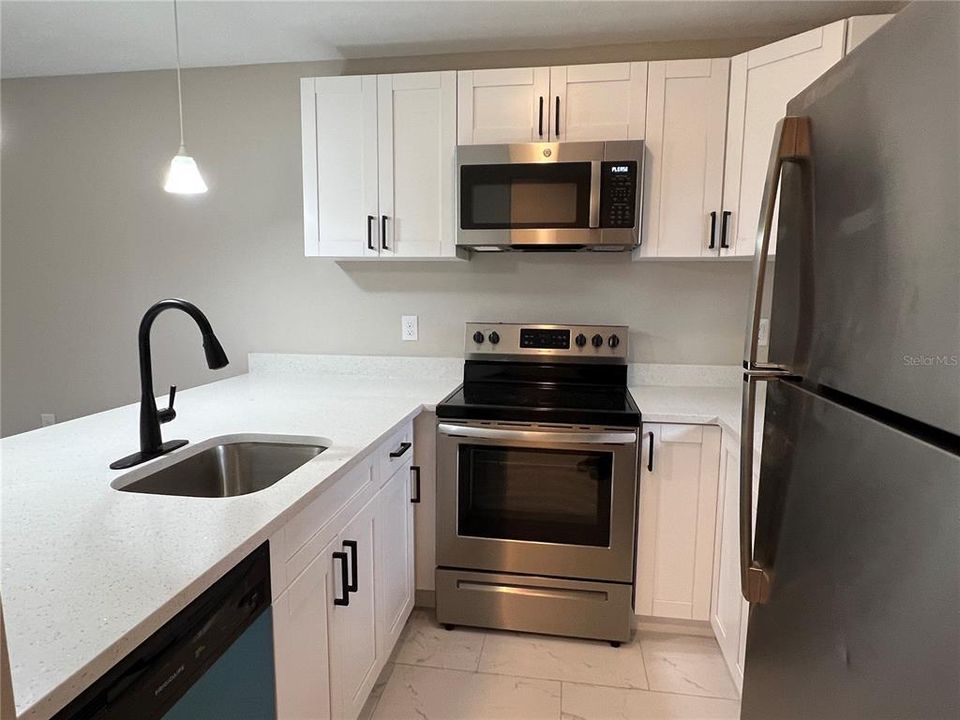 出租: $1,500 (2 贝兹, 2 浴室, 876 平方英尺)