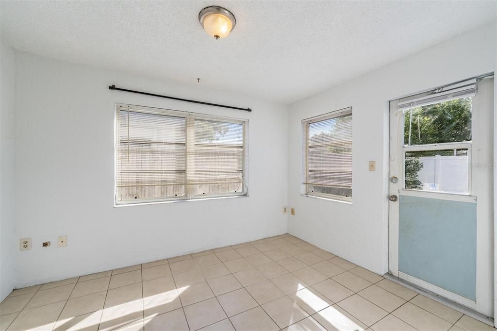 For Sale: $264,900 (3 beds, 2 baths, 1154 Square Feet)