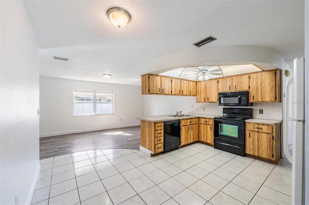 For Sale: $264,900 (3 beds, 2 baths, 1154 Square Feet)