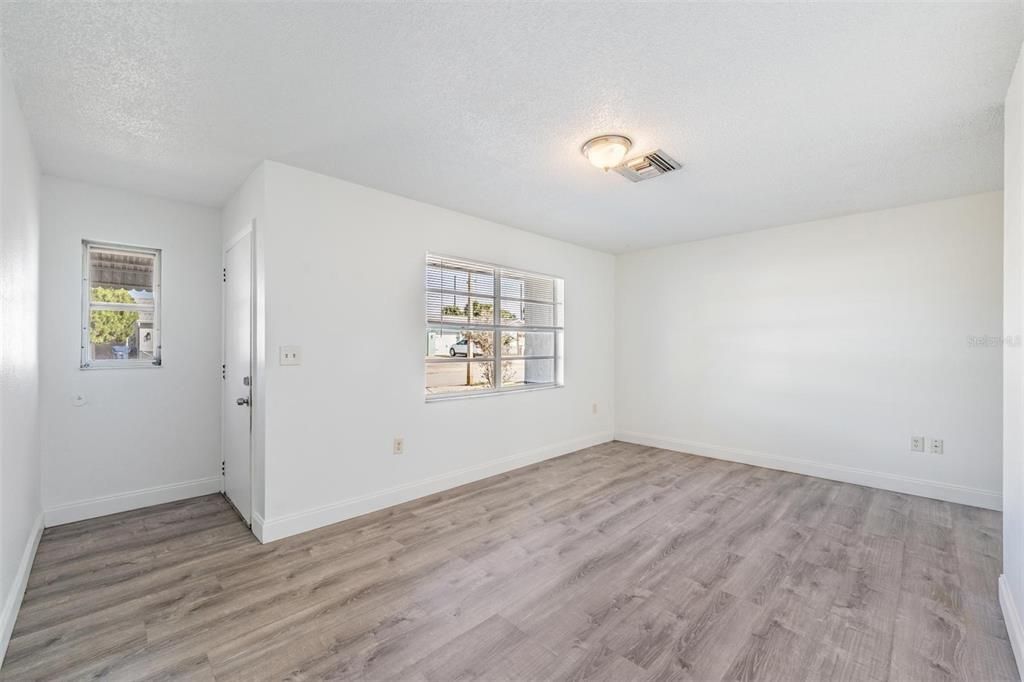 For Sale: $264,900 (3 beds, 2 baths, 1154 Square Feet)