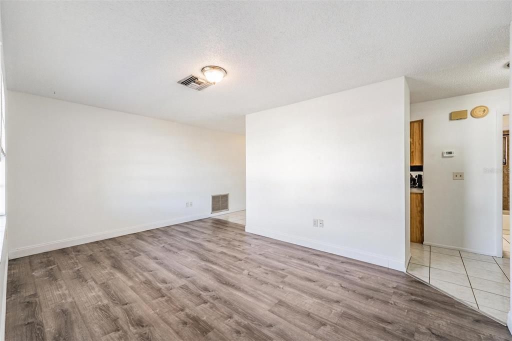 For Sale: $264,900 (3 beds, 2 baths, 1154 Square Feet)