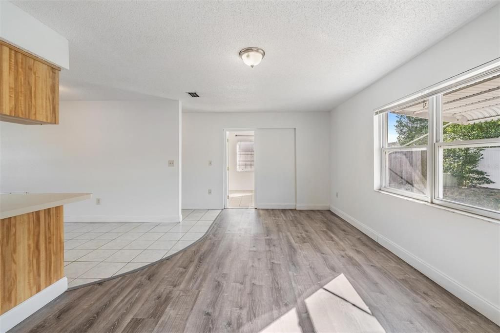 For Sale: $264,900 (3 beds, 2 baths, 1154 Square Feet)