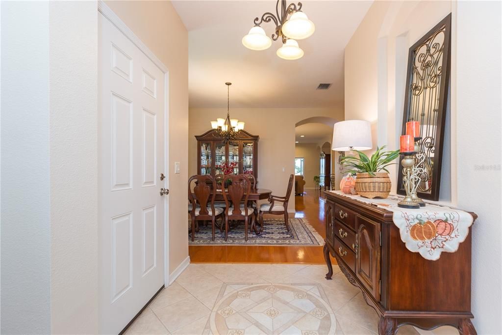 For Sale: $395,000 (3 beds, 2 baths, 1833 Square Feet)