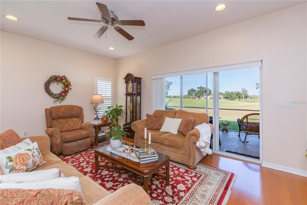 For Sale: $395,000 (3 beds, 2 baths, 1833 Square Feet)