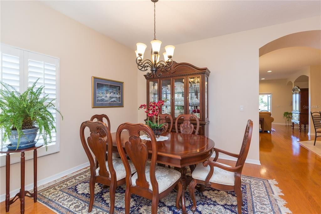 For Sale: $395,000 (3 beds, 2 baths, 1833 Square Feet)