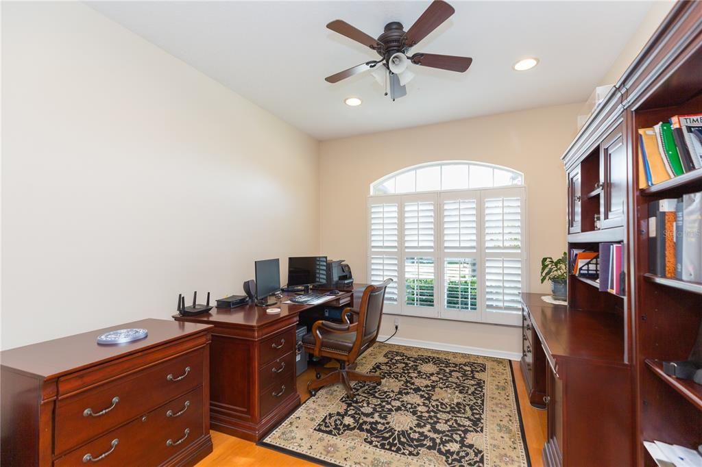 For Sale: $395,000 (3 beds, 2 baths, 1833 Square Feet)