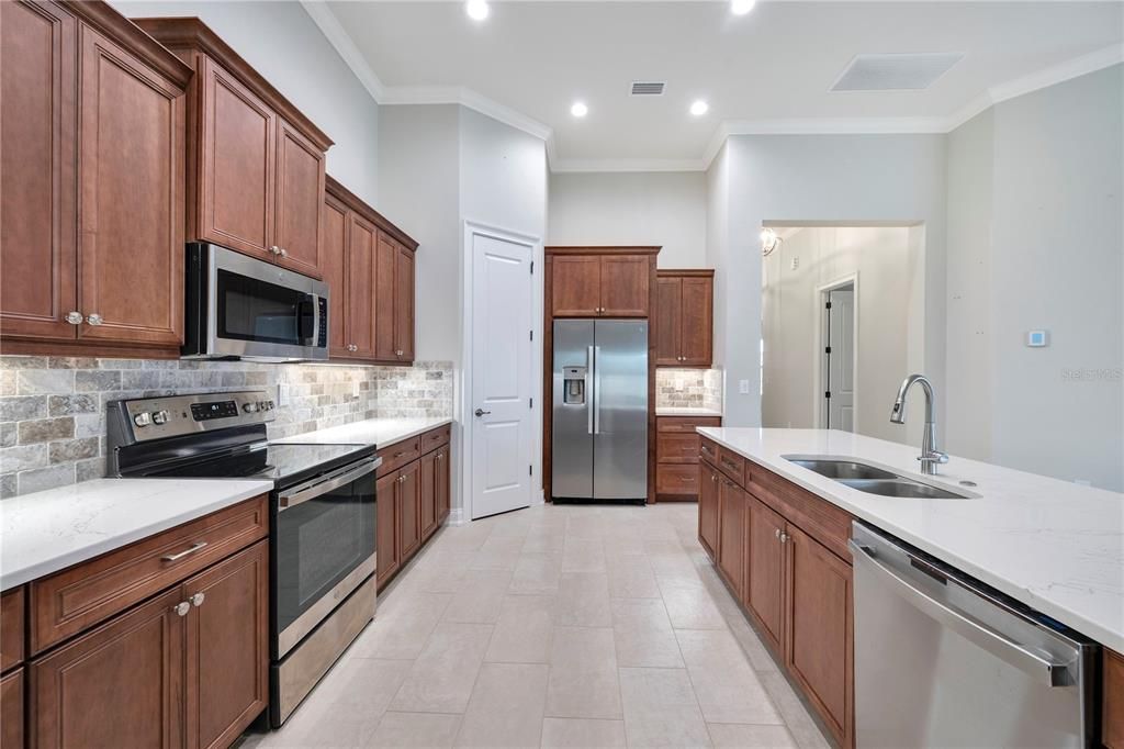 待售: $530,000 (3 贝兹, 2 浴室, 2653 平方英尺)