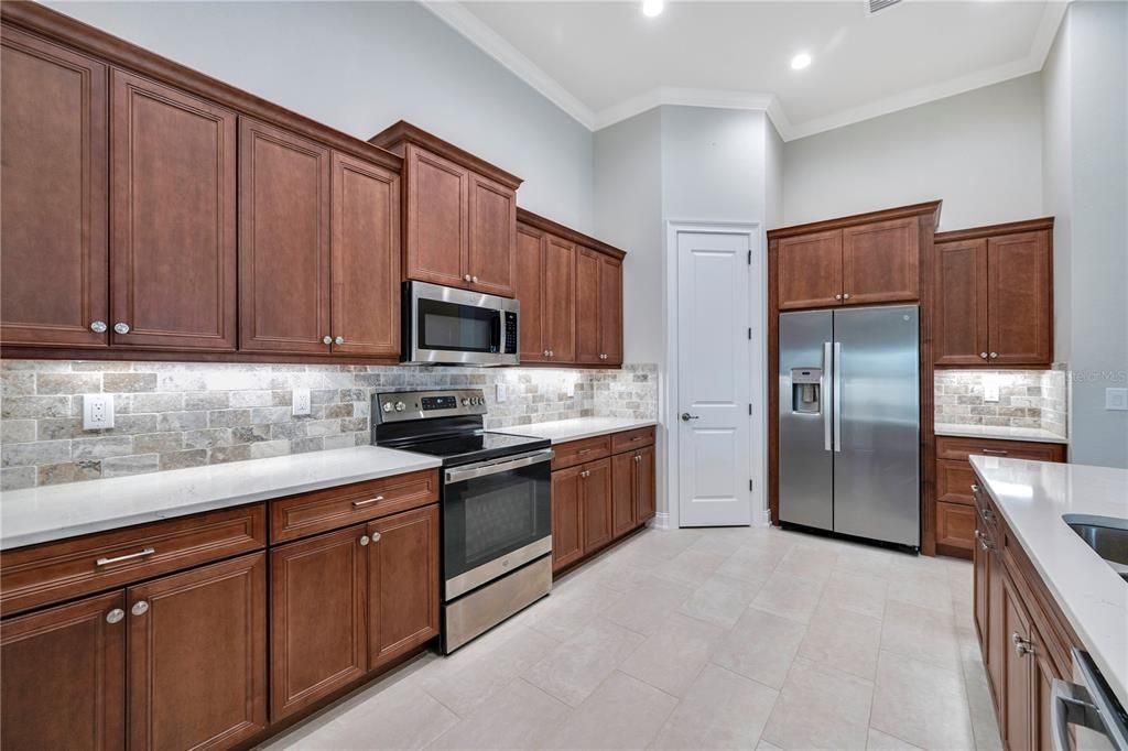 待售: $530,000 (3 贝兹, 2 浴室, 2653 平方英尺)