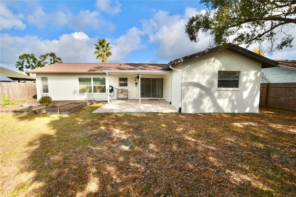 合同活跃: $400,000 (3 贝兹, 2 浴室, 1466 平方英尺)