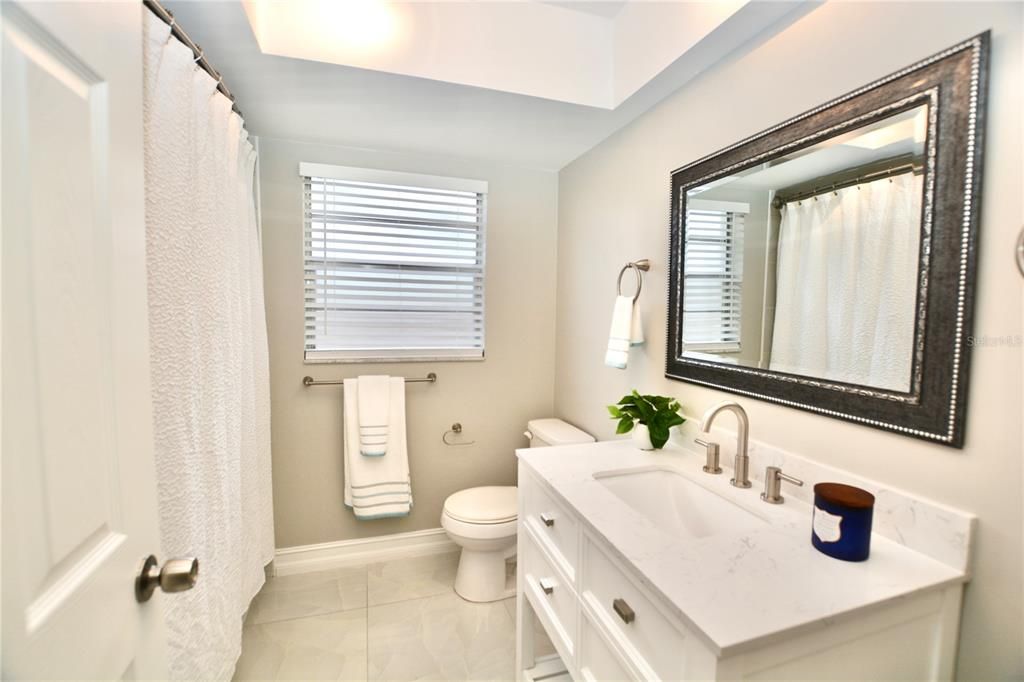 合同活跃: $400,000 (3 贝兹, 2 浴室, 1466 平方英尺)