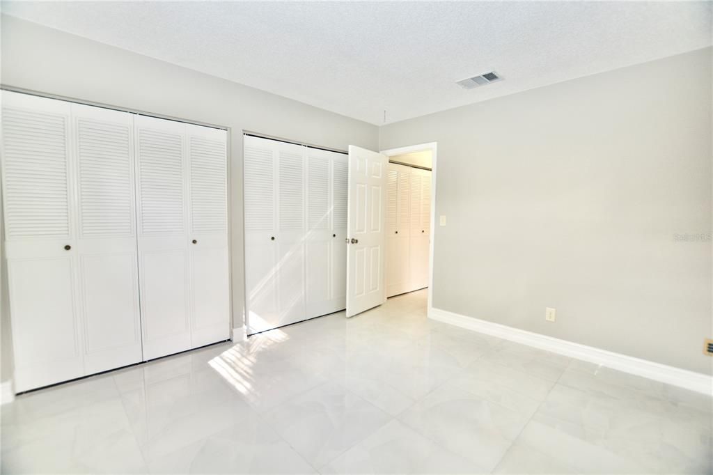 合同活跃: $400,000 (3 贝兹, 2 浴室, 1466 平方英尺)