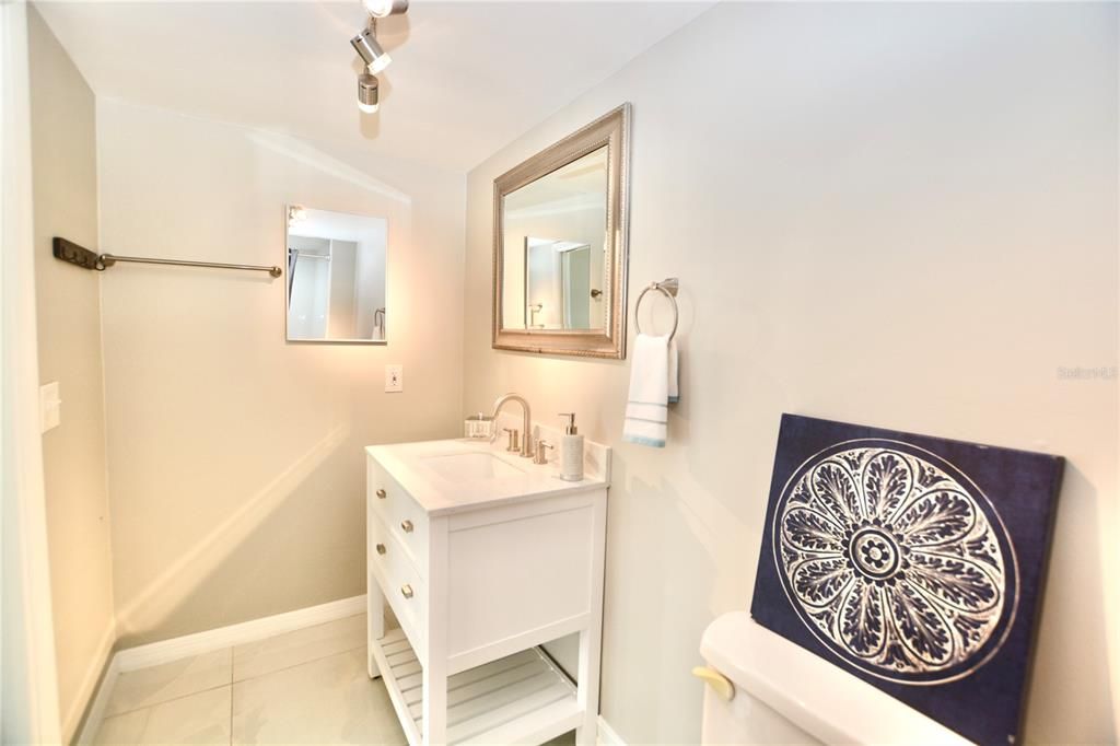 合同活跃: $400,000 (3 贝兹, 2 浴室, 1466 平方英尺)