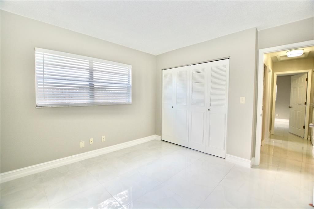 合同活跃: $400,000 (3 贝兹, 2 浴室, 1466 平方英尺)