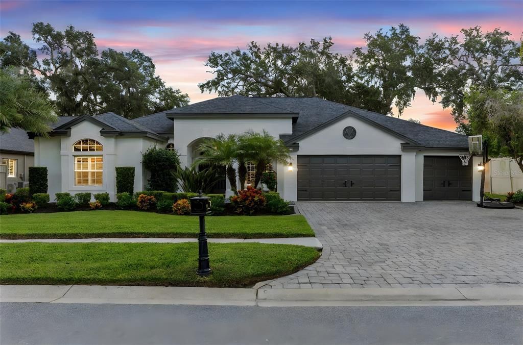 For Sale: $997,500 (4 beds, 3 baths, 3085 Square Feet)