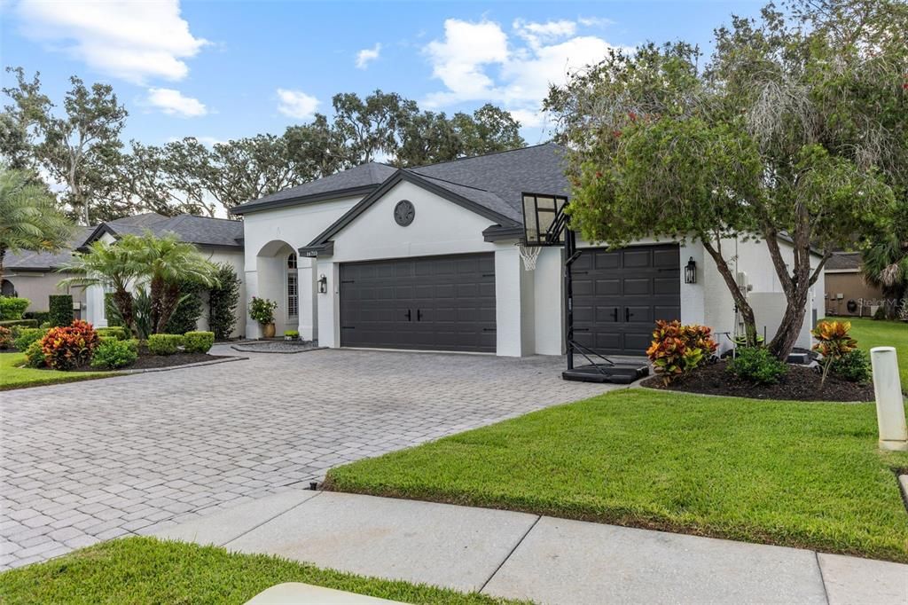 For Sale: $997,500 (4 beds, 3 baths, 3085 Square Feet)