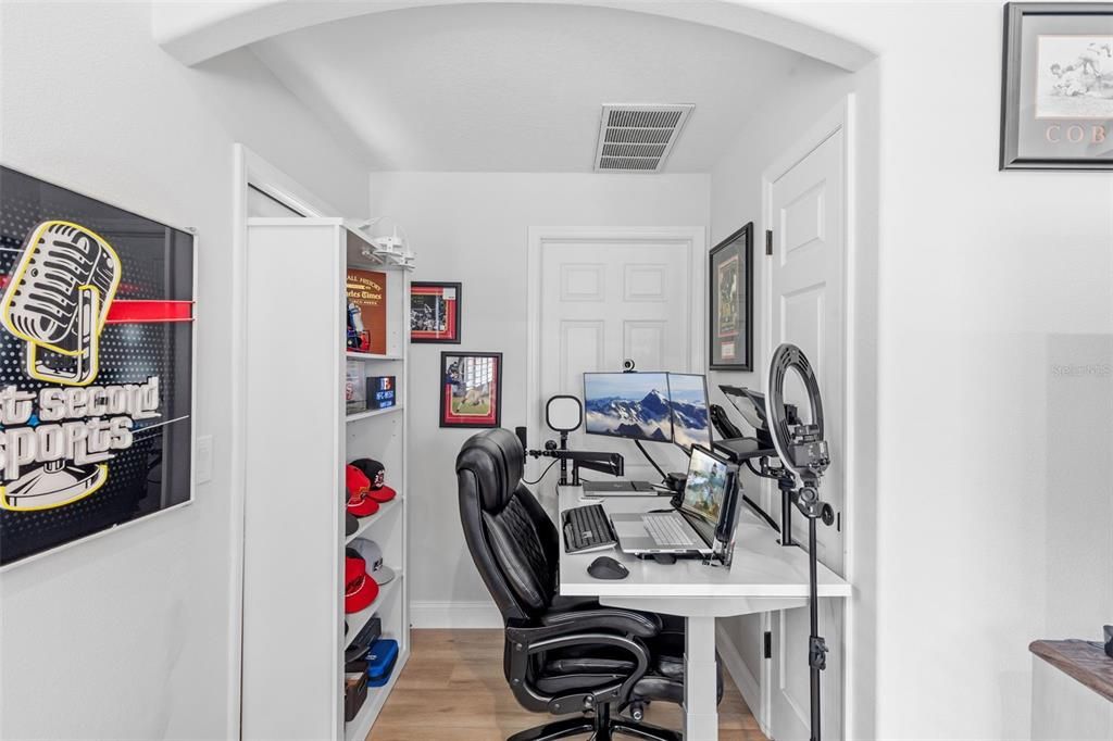 For Sale: $997,500 (4 beds, 3 baths, 3085 Square Feet)