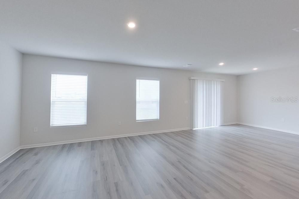 For Rent: $1,985 (4 beds, 2 baths, 1964 Square Feet)