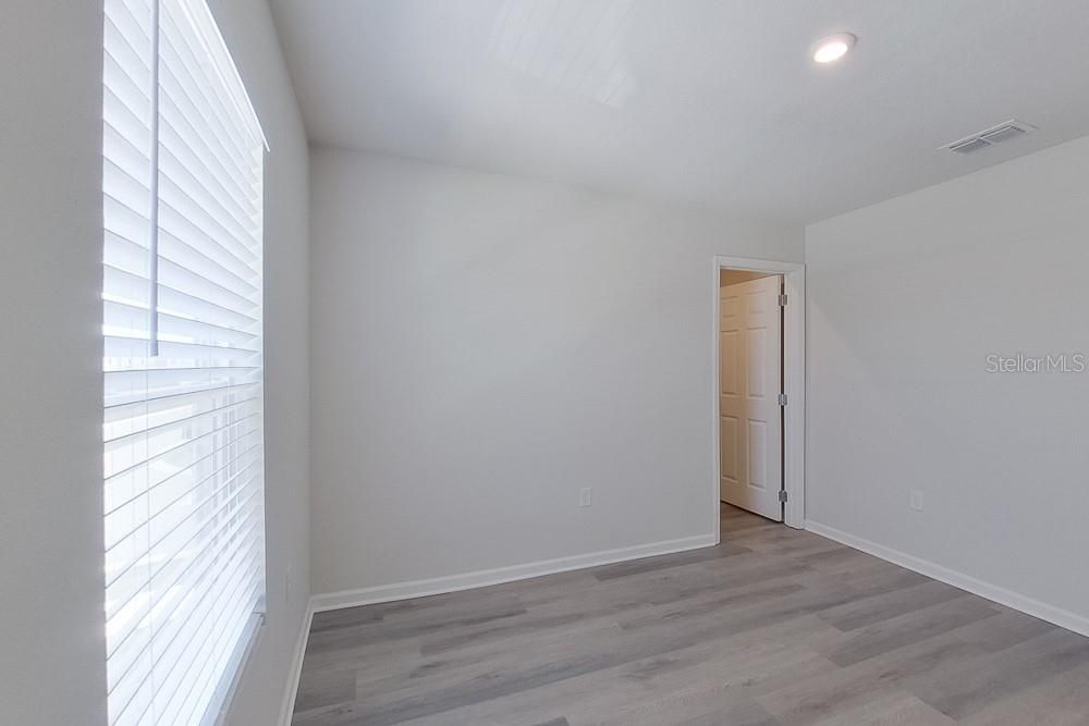 For Rent: $1,985 (4 beds, 2 baths, 1964 Square Feet)