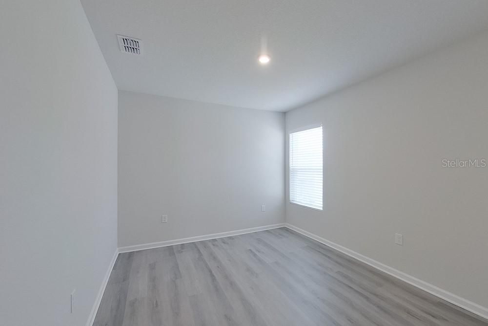 For Rent: $1,985 (4 beds, 2 baths, 1964 Square Feet)