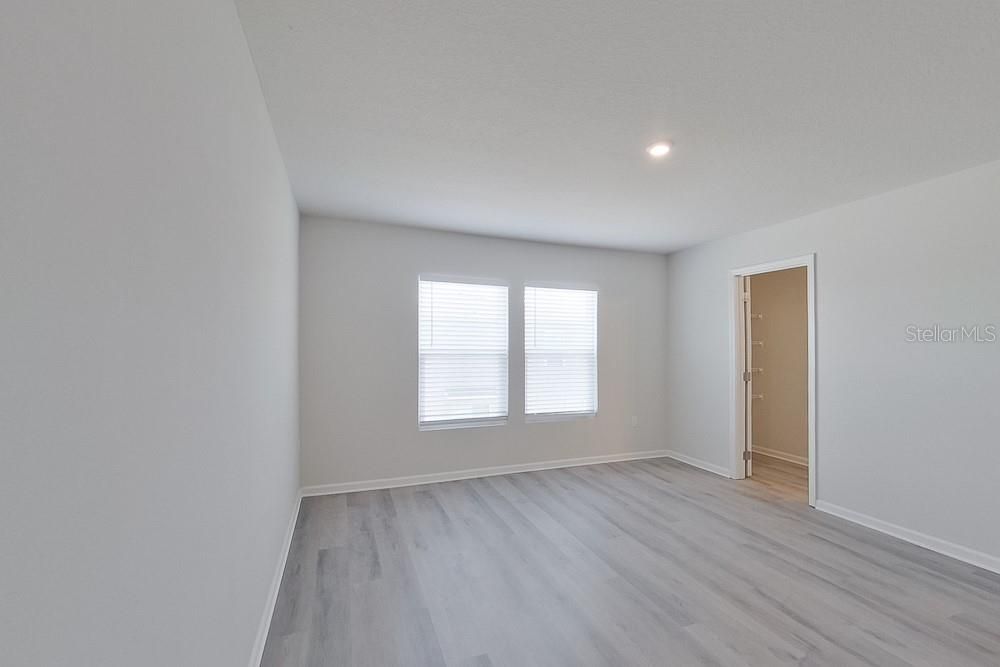 For Rent: $1,985 (4 beds, 2 baths, 1964 Square Feet)