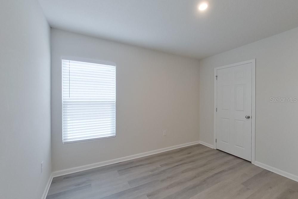 For Rent: $1,985 (4 beds, 2 baths, 1964 Square Feet)