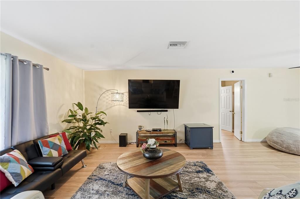 For Sale: $669,000 (4 beds, 2 baths, 1895 Square Feet)