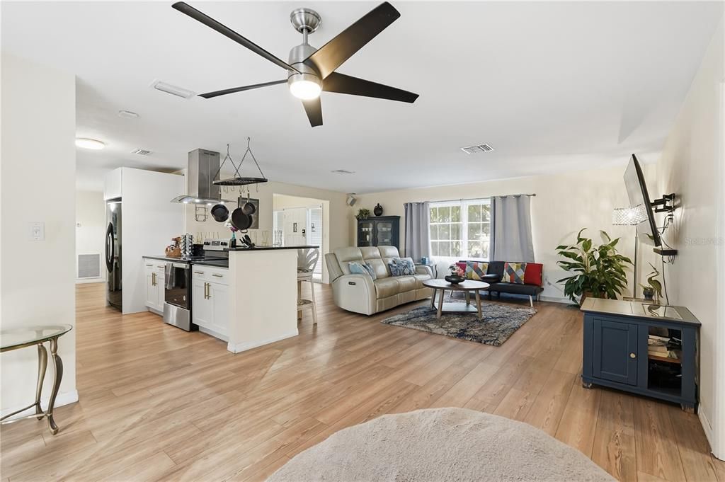 For Sale: $669,000 (4 beds, 2 baths, 1895 Square Feet)