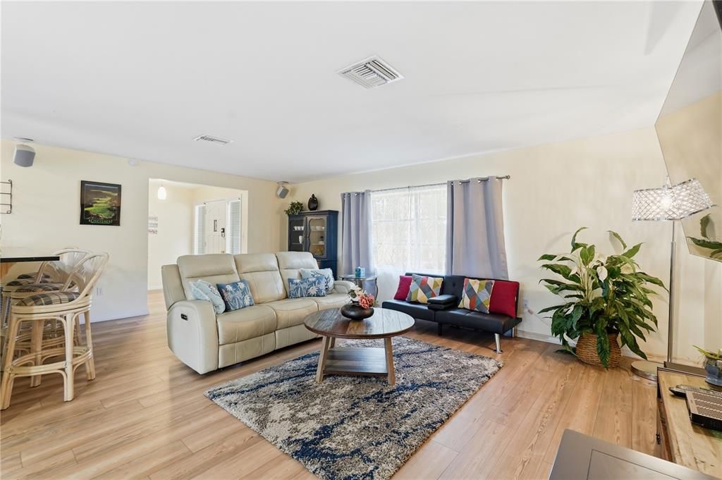 For Sale: $669,000 (4 beds, 2 baths, 1895 Square Feet)