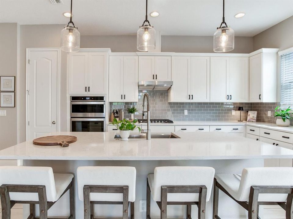 Active With Contract: $999,000 (3 beds, 2 baths, 2521 Square Feet)