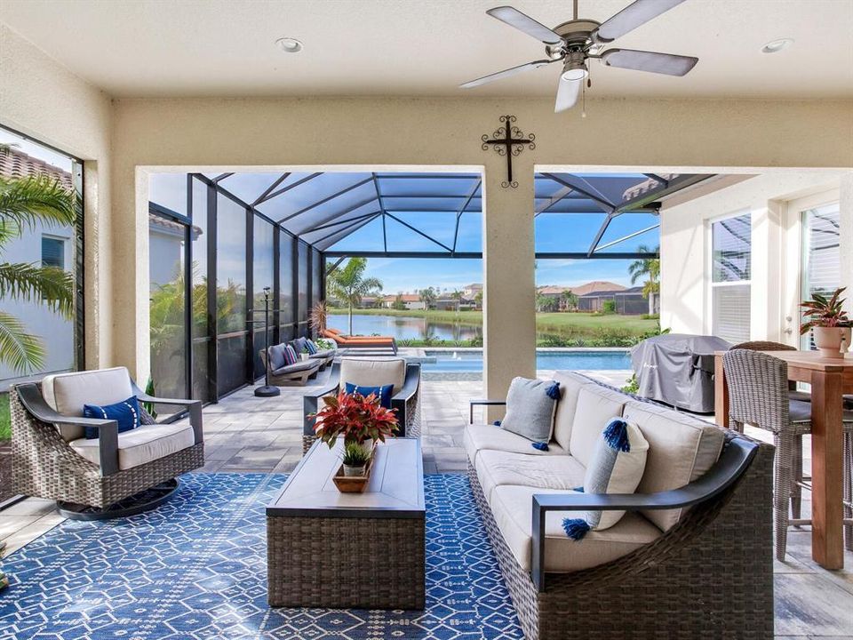 Active With Contract: $999,000 (3 beds, 2 baths, 2521 Square Feet)