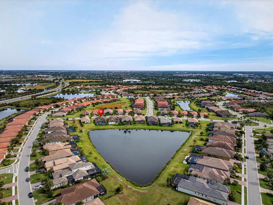 Active With Contract: $999,000 (3 beds, 2 baths, 2521 Square Feet)