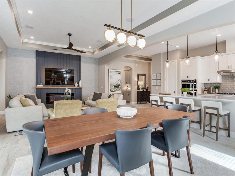 Active With Contract: $999,000 (3 beds, 2 baths, 2521 Square Feet)