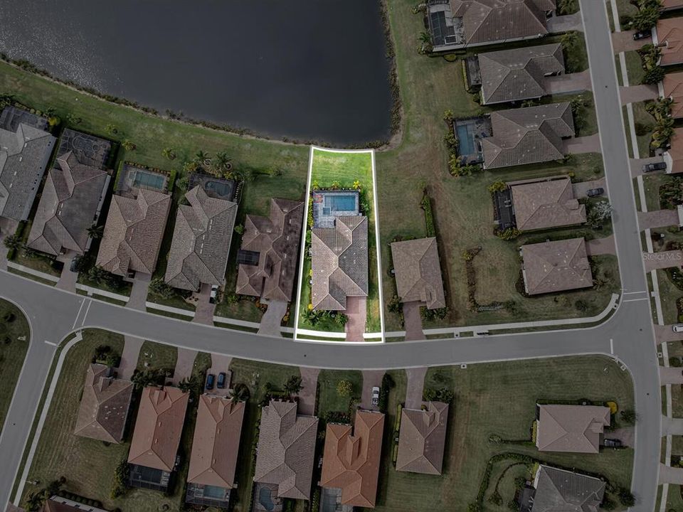 Active With Contract: $999,000 (3 beds, 2 baths, 2521 Square Feet)