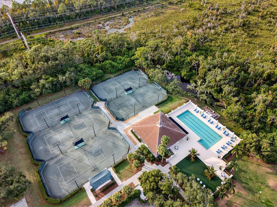 Active With Contract: $999,000 (3 beds, 2 baths, 2521 Square Feet)