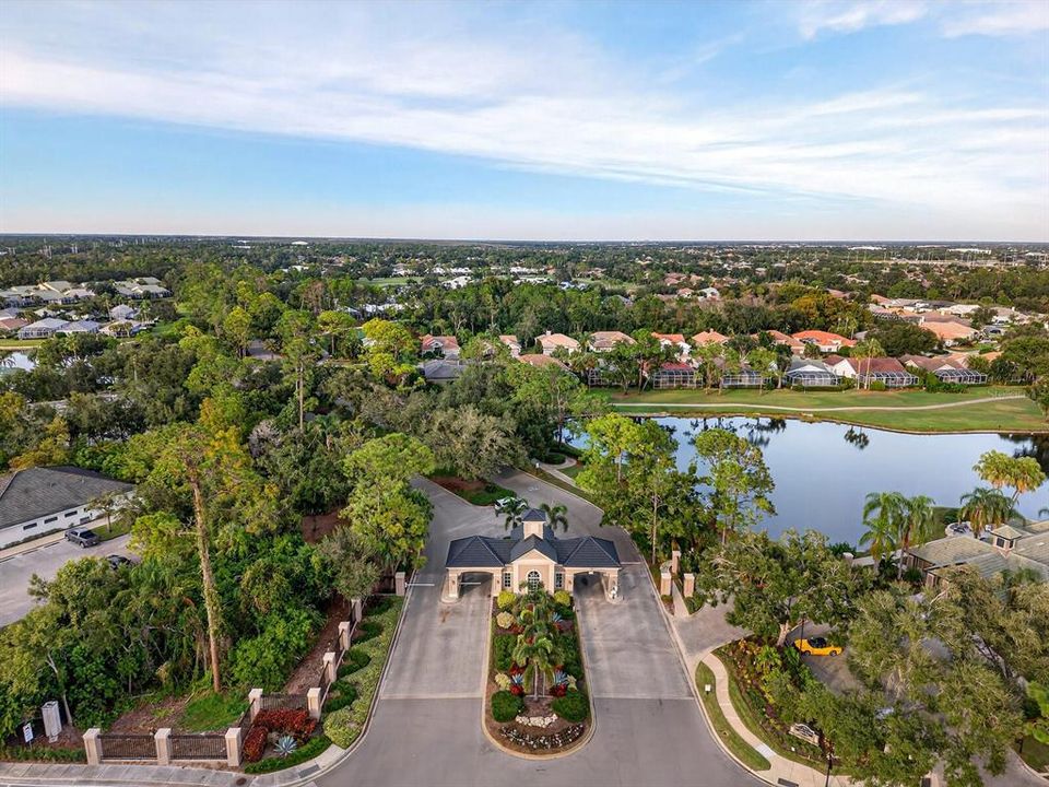 Active With Contract: $999,000 (3 beds, 2 baths, 2521 Square Feet)