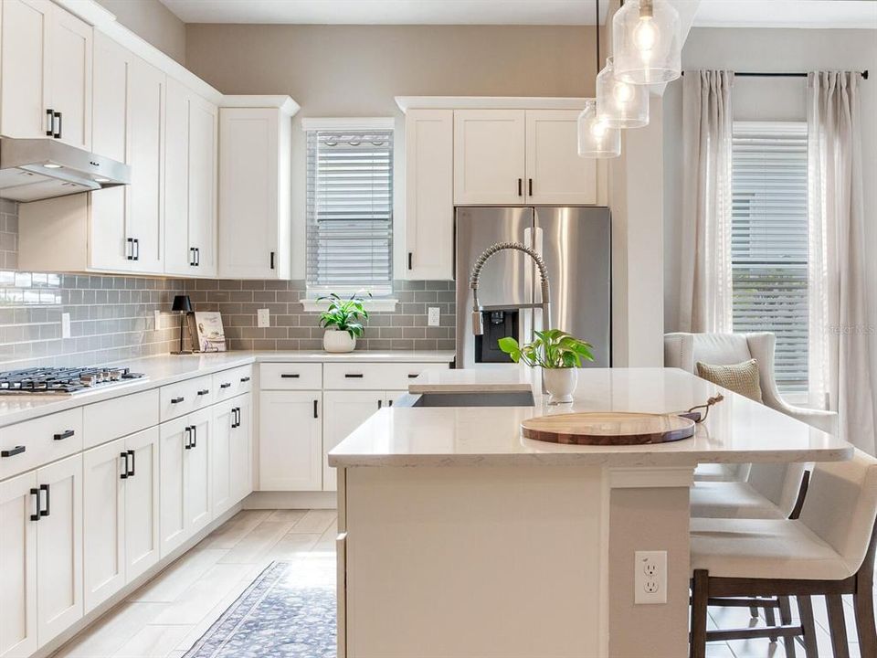 Active With Contract: $999,000 (3 beds, 2 baths, 2521 Square Feet)