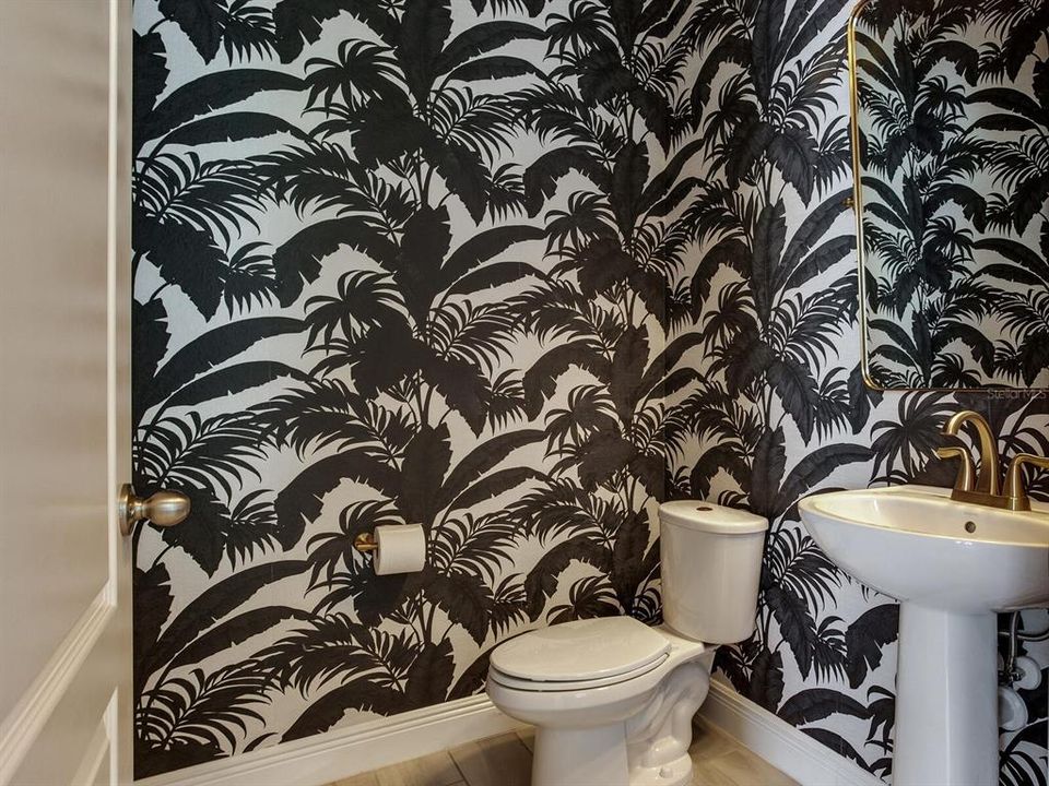 Active With Contract: $999,000 (3 beds, 2 baths, 2521 Square Feet)