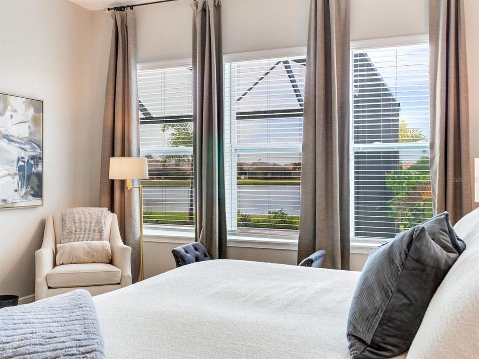 Active With Contract: $999,000 (3 beds, 2 baths, 2521 Square Feet)