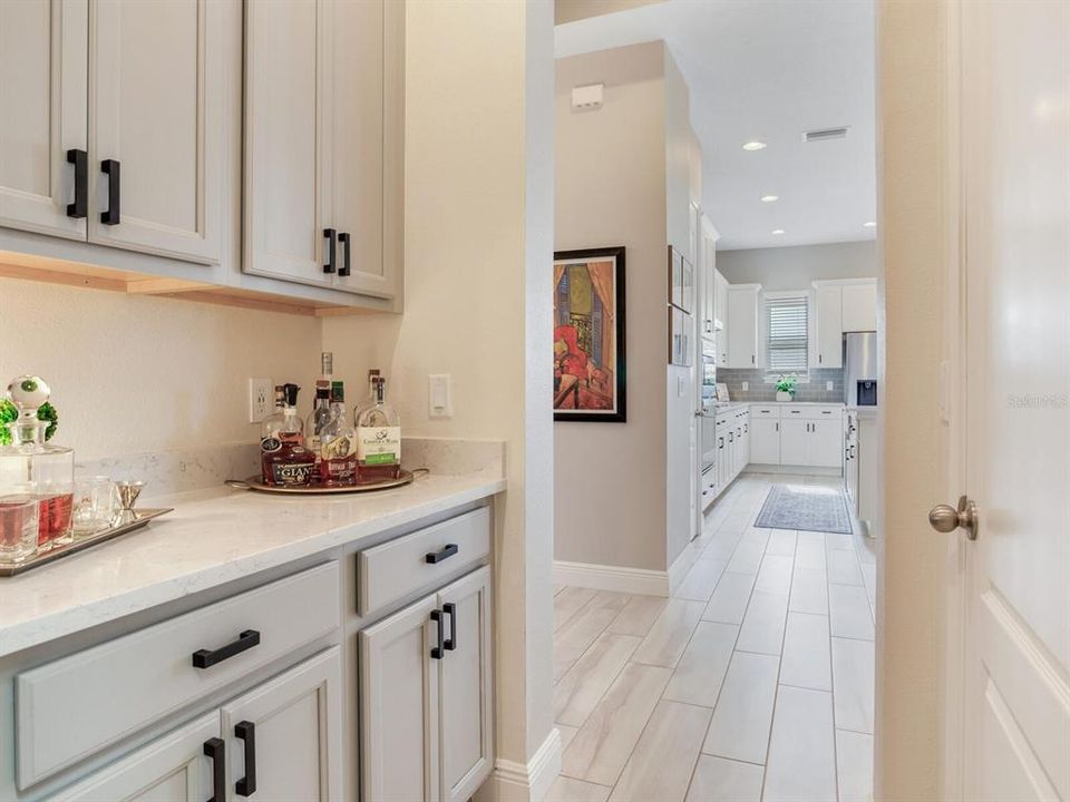 Active With Contract: $999,000 (3 beds, 2 baths, 2521 Square Feet)