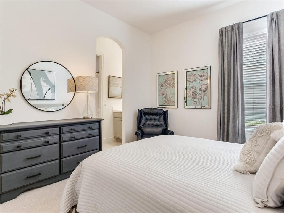 Active With Contract: $999,000 (3 beds, 2 baths, 2521 Square Feet)