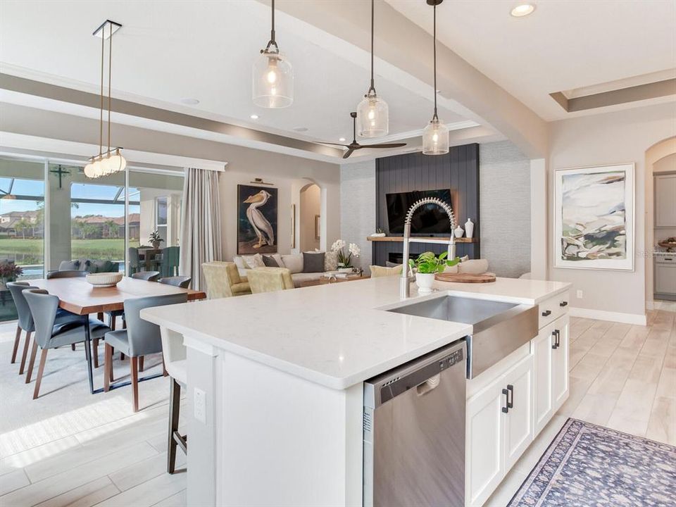 Active With Contract: $999,000 (3 beds, 2 baths, 2521 Square Feet)