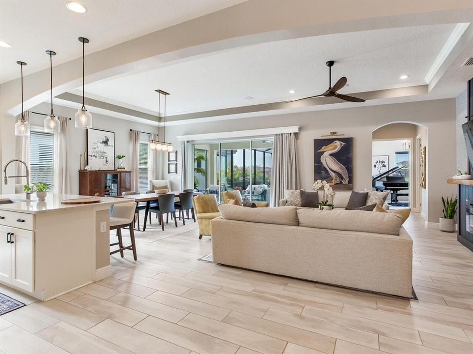 Active With Contract: $999,000 (3 beds, 2 baths, 2521 Square Feet)