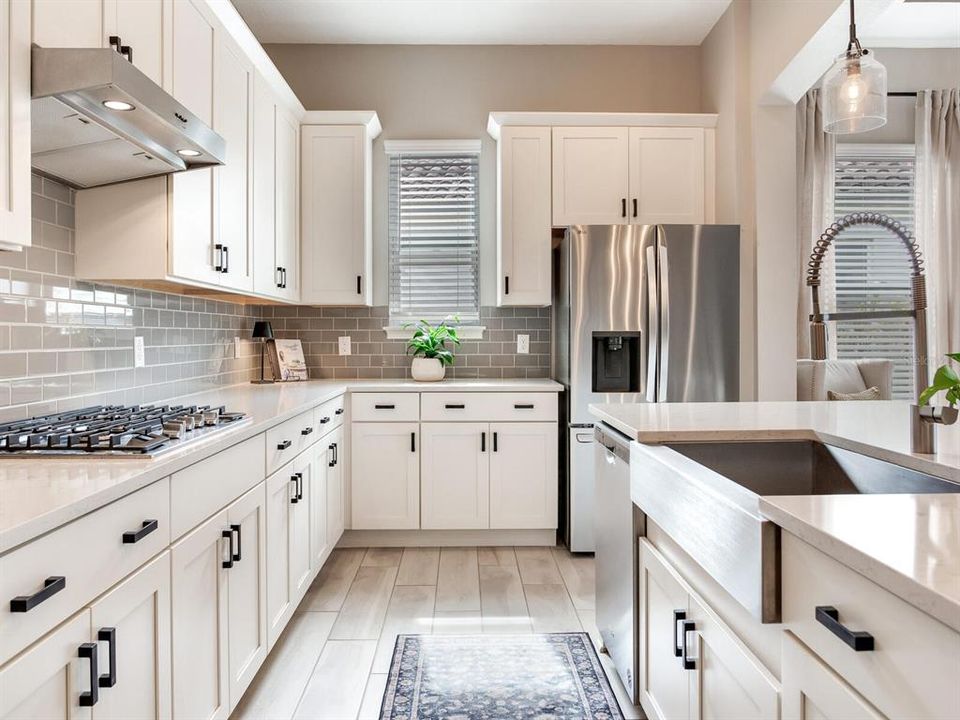 Active With Contract: $999,000 (3 beds, 2 baths, 2521 Square Feet)